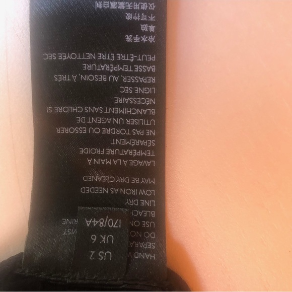 Delicate flowered top - Picture 4 of 6